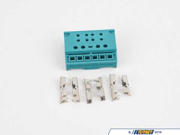 URO URO Taillight Socket - E39, E53 61136984758