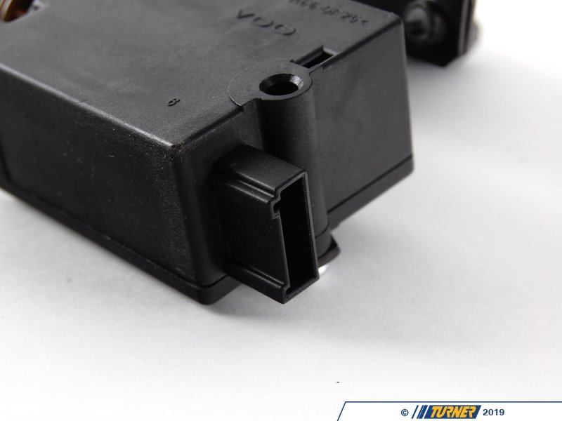 51248236897 Genuine BMW Trunk Lid Lock E39 525i 528i 530i 540i M5