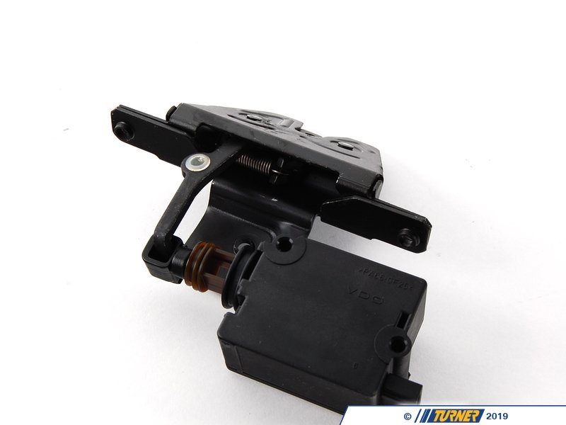 51248236897 Genuine BMW Trunk Lid Lock E39 525i 528i 530i 540i M5