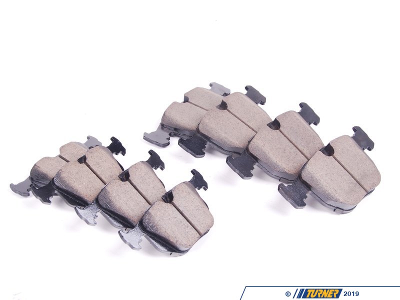 EUR681KT5 Akebono Front & Rear Euro Ceramic Brake Pad Kit E39